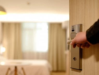 Γιατί πρέπει πάντα να κοιμάστε με κλειστή την πόρτα του δωματίου